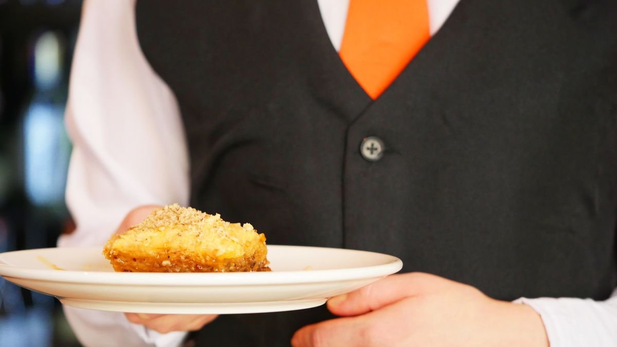Waiter & Waitress Jobs in UAE